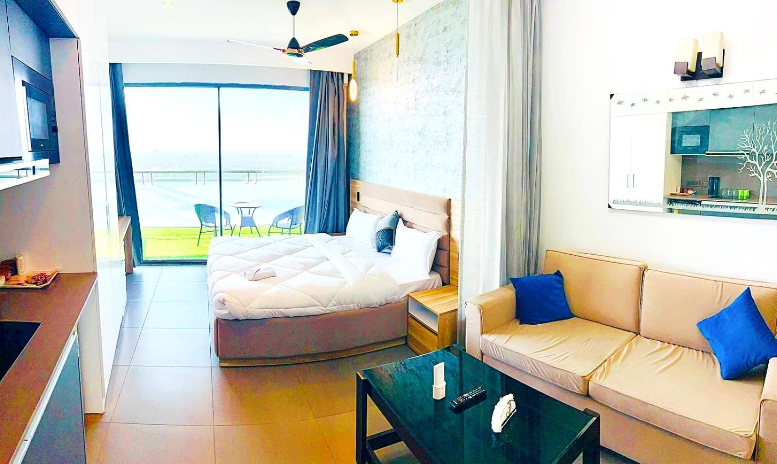 Supernova - Premium Luxurious In Noida Hotel New Delhi