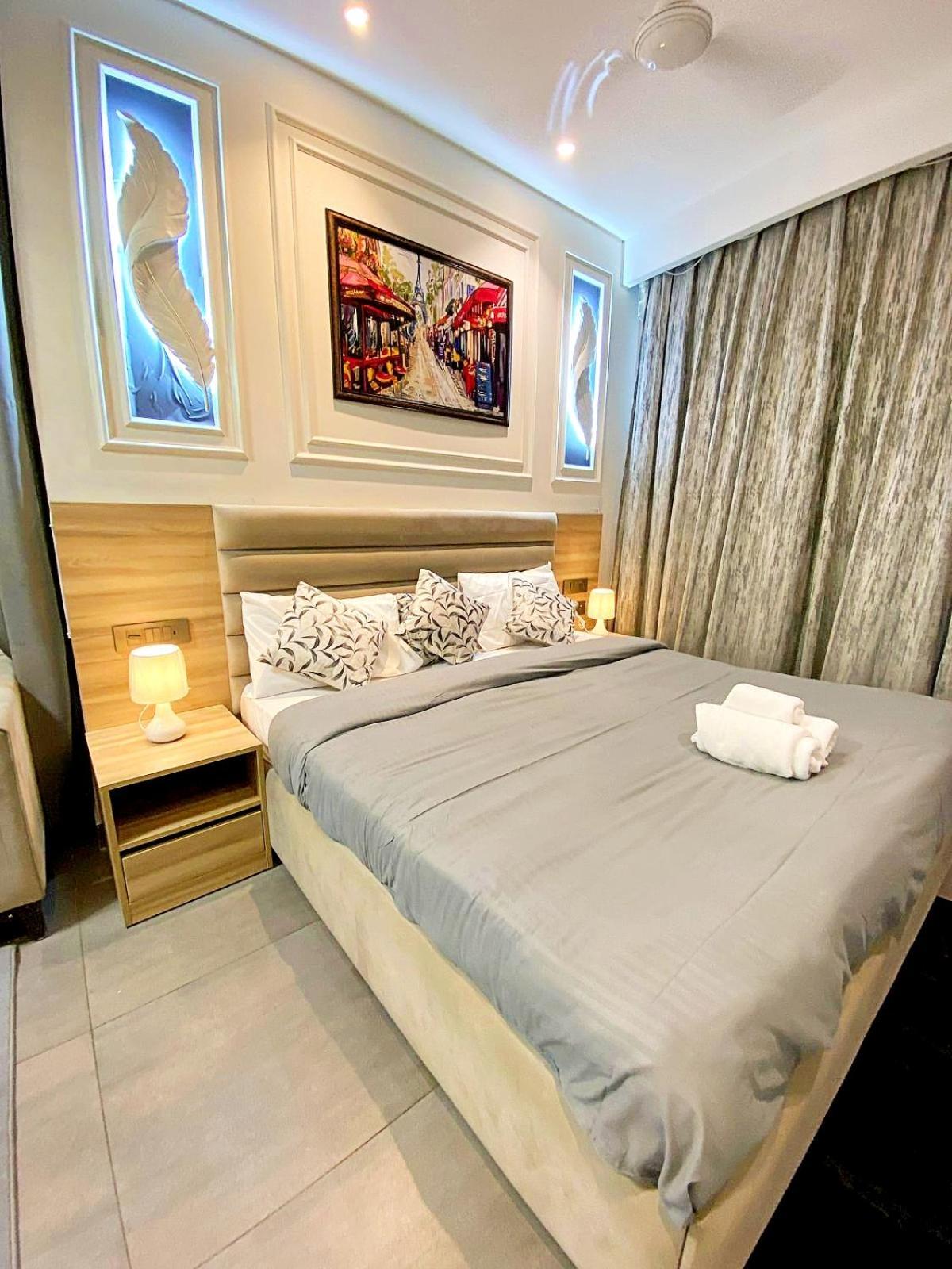 Hotel Supernova - Premium Luxurious In Noida New Delhi