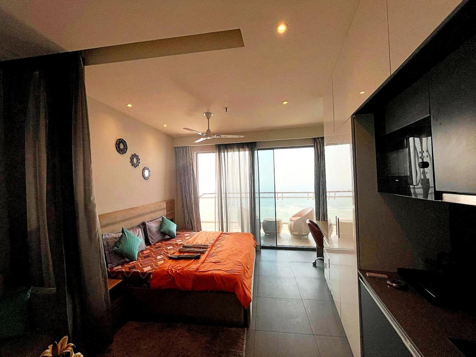 Supernova - Premium Luxurious In Noida 4*