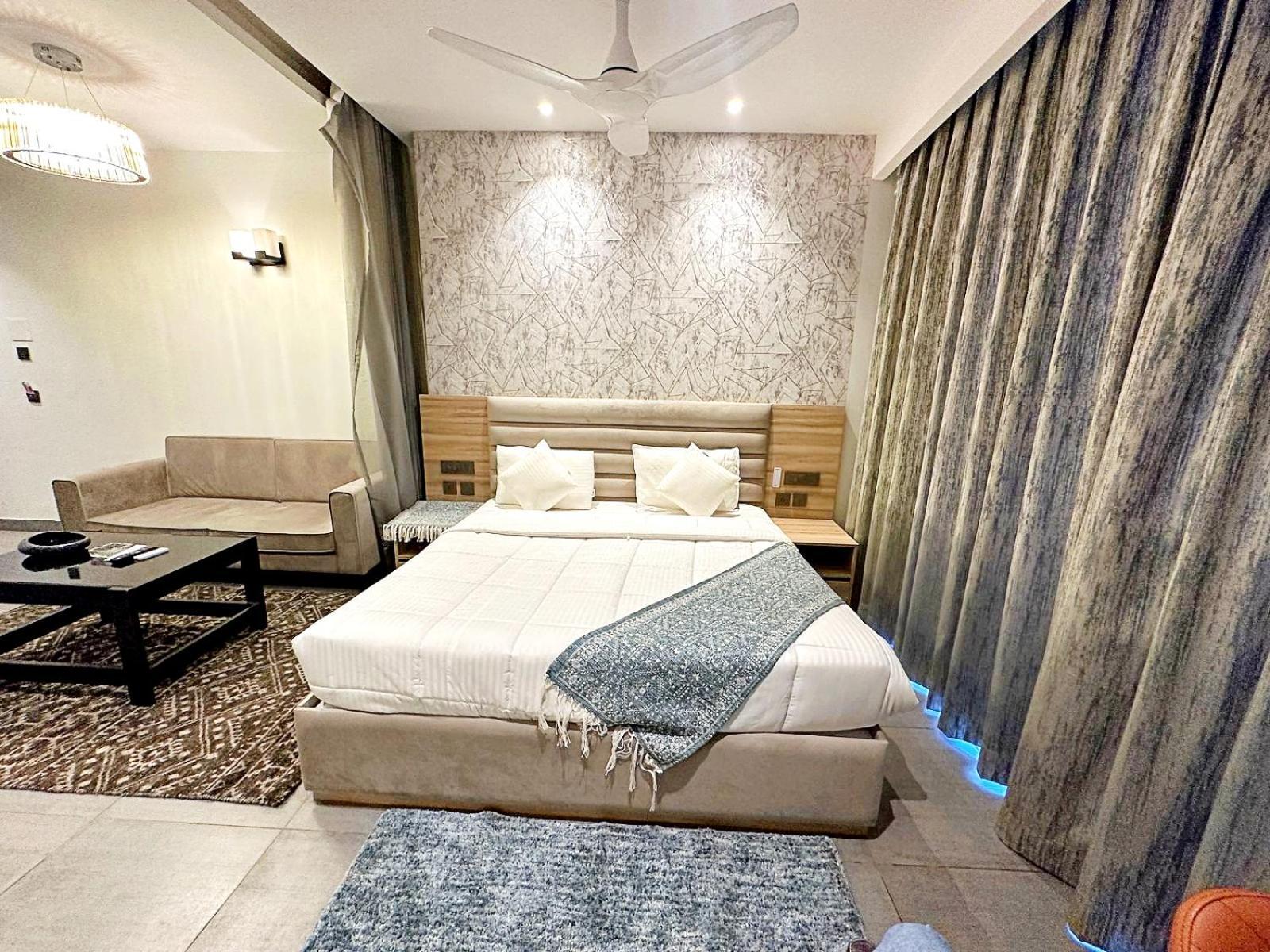 Supernova - Premium Luxurious In Noida New Delhi