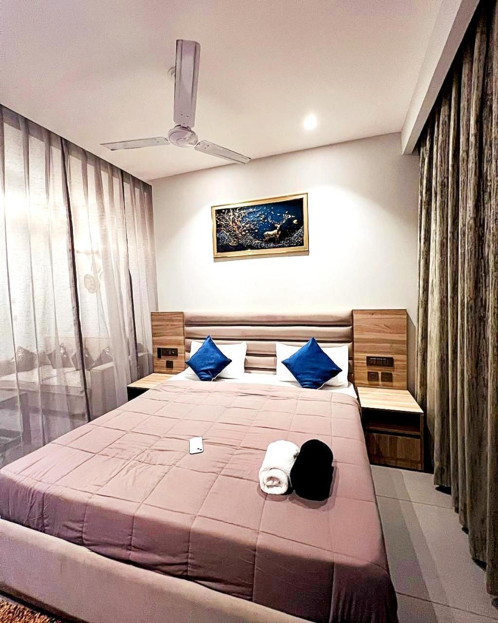 Supernova - Premium Luxurious In Noida Hotel