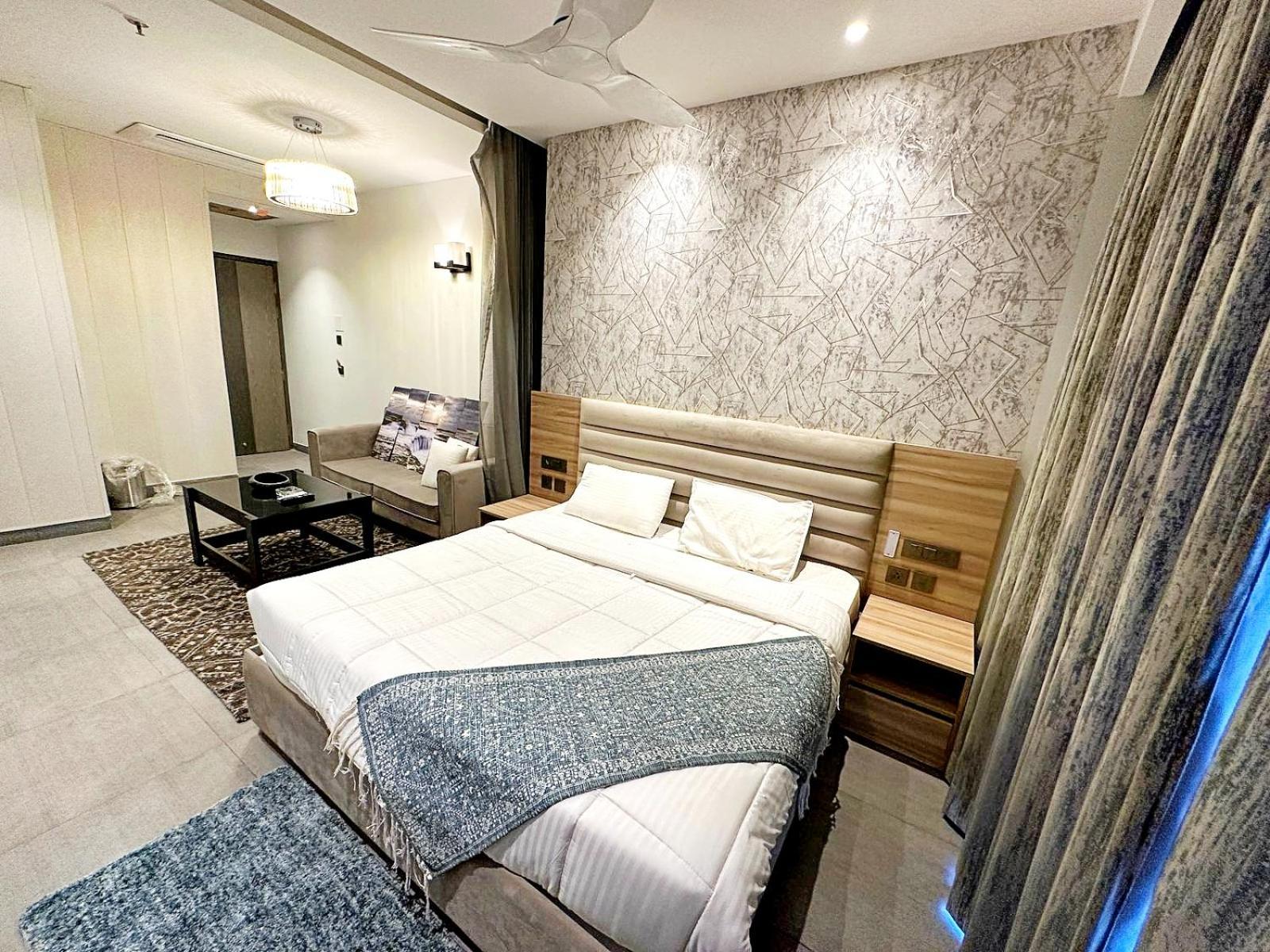 Supernova - Premium Luxurious In Noida Hotel New Delhi